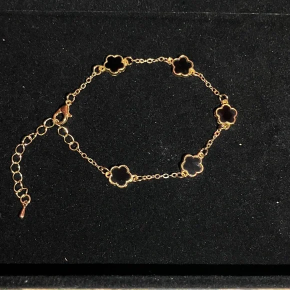 Gold filled Floral Link Bracelet with Black Clover Accents - Picture 2 of 2